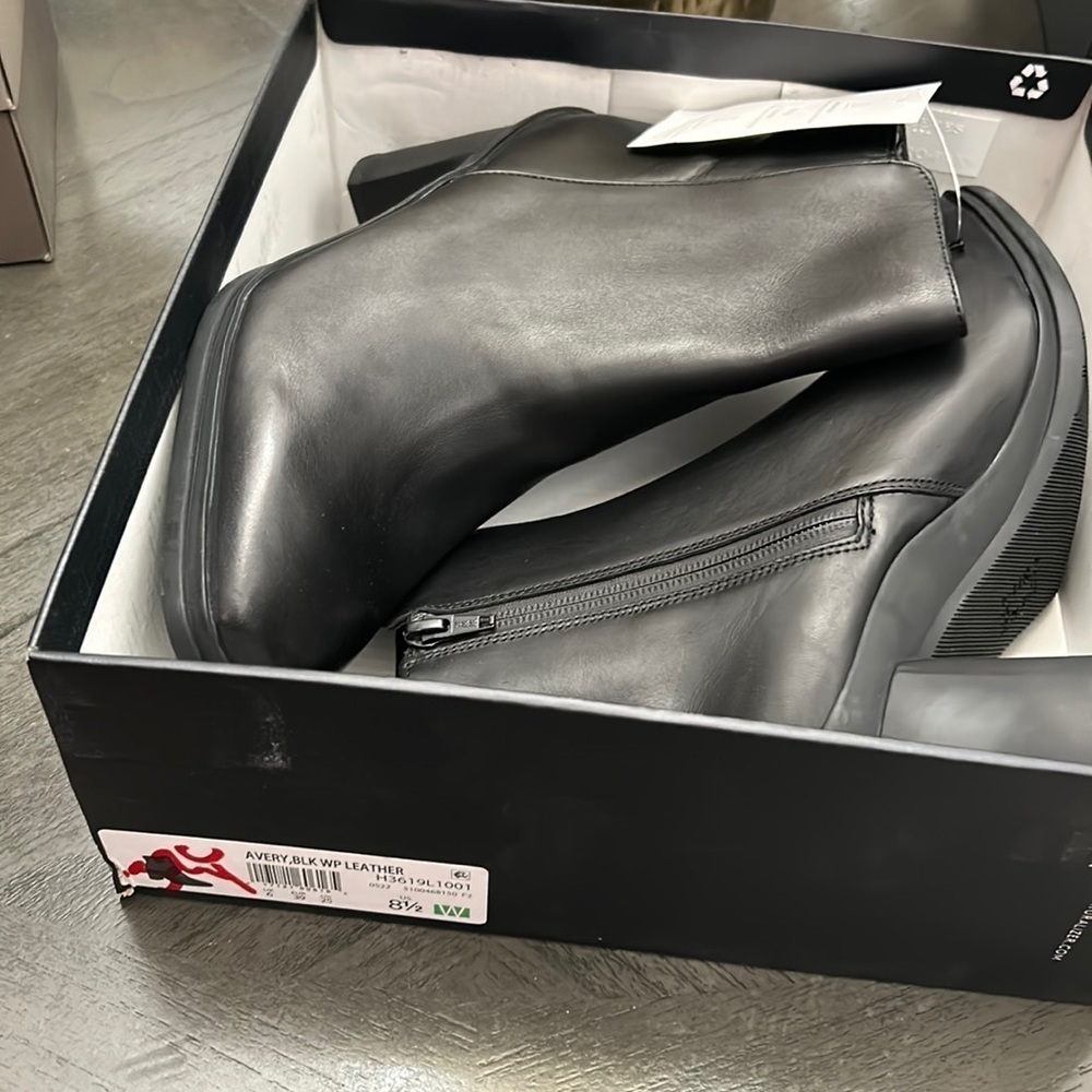 Naturalizer Avery Waterproof Bootie (WIDE) - Picture 2 of 12